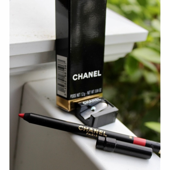 Chanel 0.04 OZ. 196 - ROSE POUDRÉ
LE CRAYON LÈVRES
LONGWEAR LIP PEN - Picture 1 of 4
